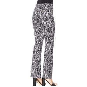 IMAN WOMEN’S STRETCH PAISLEY BOOTCUT JEANS, 5-POCKET STYLE, BLACK WHITE, 12